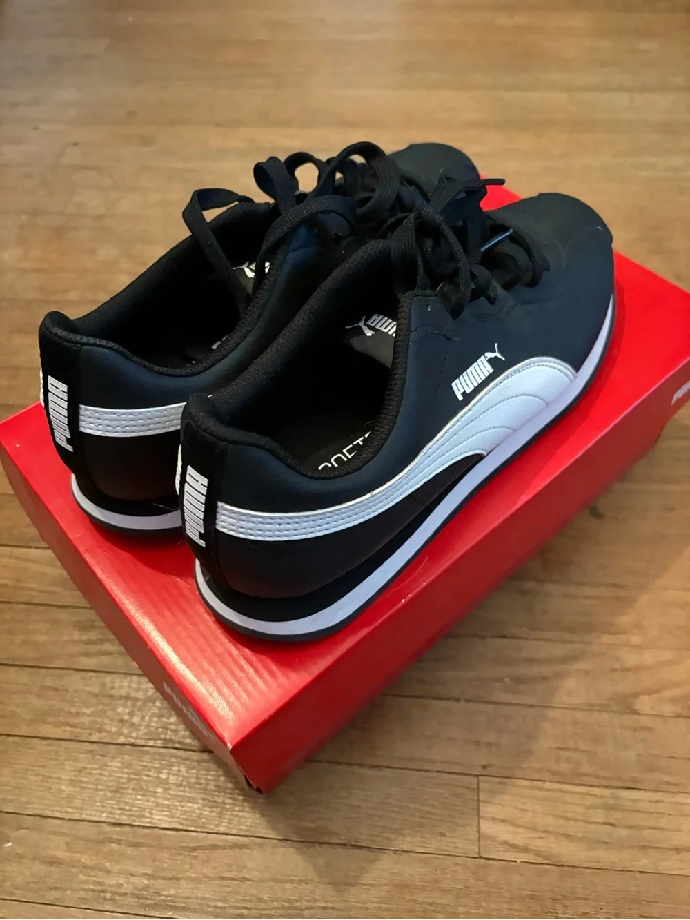 Puma Men's Black & White Turin Retro Sneakers